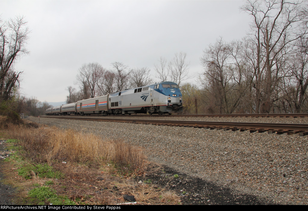 Amtrak 98 heads east with train 42 at milepost 116